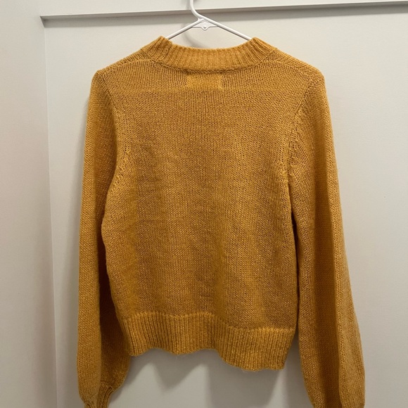 Rollas fluffy gigi knit sweater in gold - Picture 2 of 6